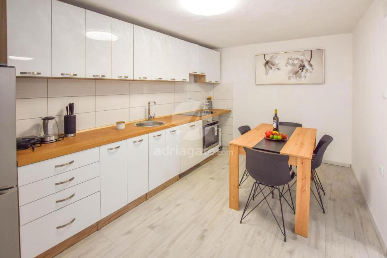 Suite Apartment Toni Poljana  Экстерьер фото